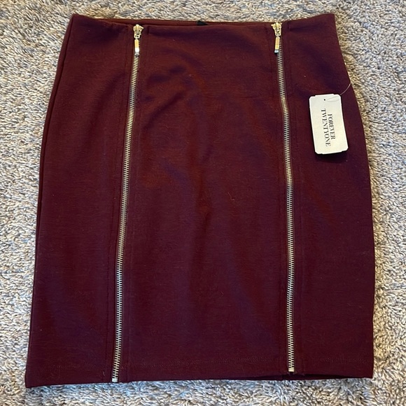 Forever 21 Maroon Skirt - Picture 1 of 4